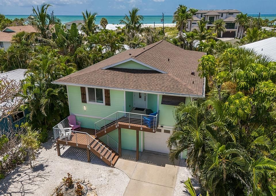 1st image of 771 Jacaranda Rd