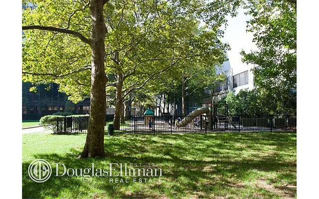 Rented by Douglas Elliman | media 23