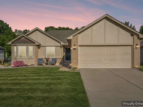 46671 Oak Pointe Dr, Macomb, MI 48042