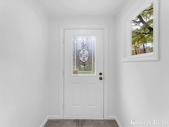 3rd image of 2279 Lake Michigan Dr NW