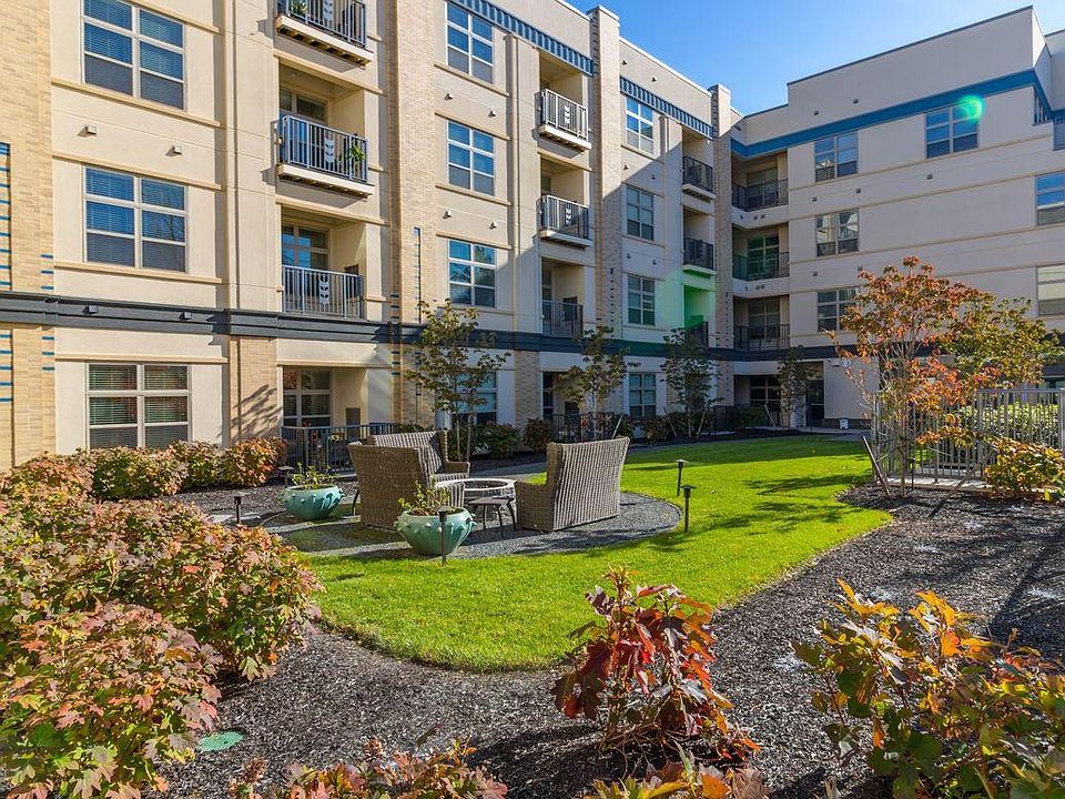 Courtyard featuring fire pit