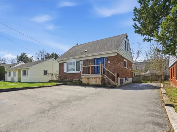 101 Livingston Ave, Grimsby, ON L3M 1L4