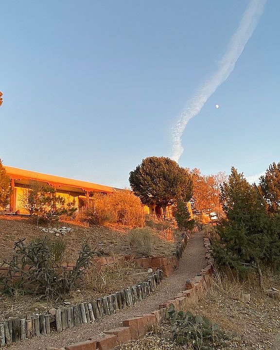 2nd image of 209 La Cruz Rd
