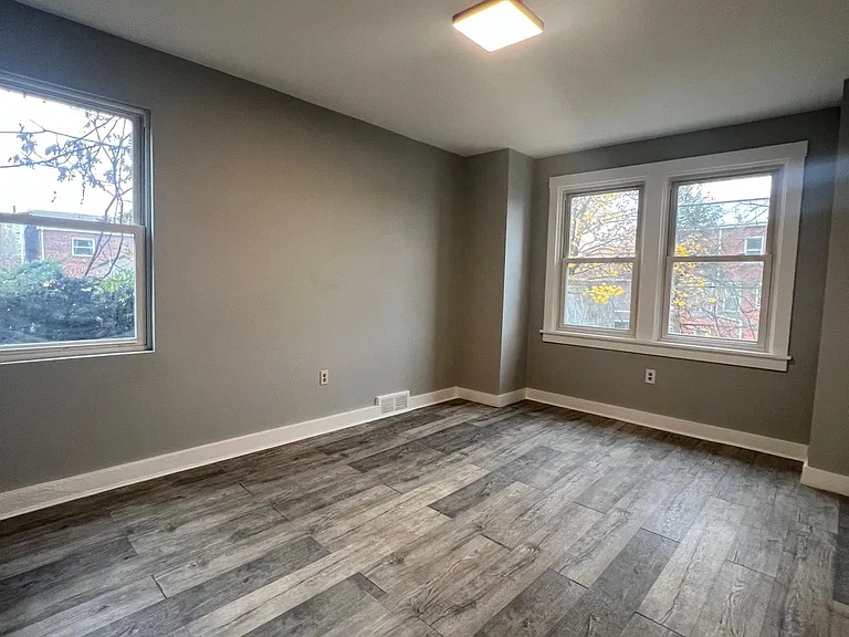 924 Clarissa St #1 — Photo 9