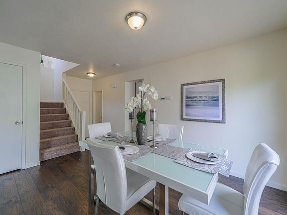 3rd image of 371 Otono Ct
