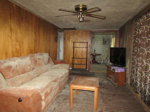 5th image of 15943 Dennys Ln