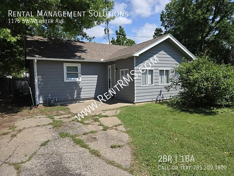 1176 SW Webster Ave — Photo 2