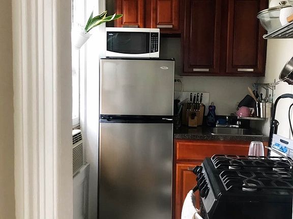 4th image of 66 Livingston St APT 6