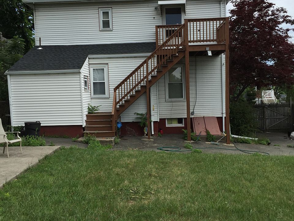 2nd image of 14 Tuckerman St