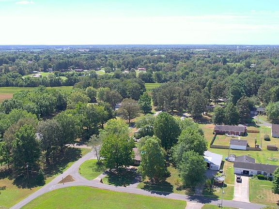 5th image of 223 Circle Dr