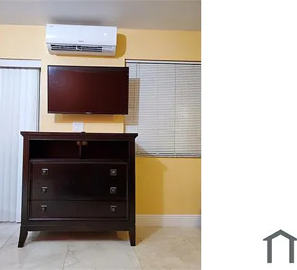 619 SW 2nd Ave #2 — Photo 6