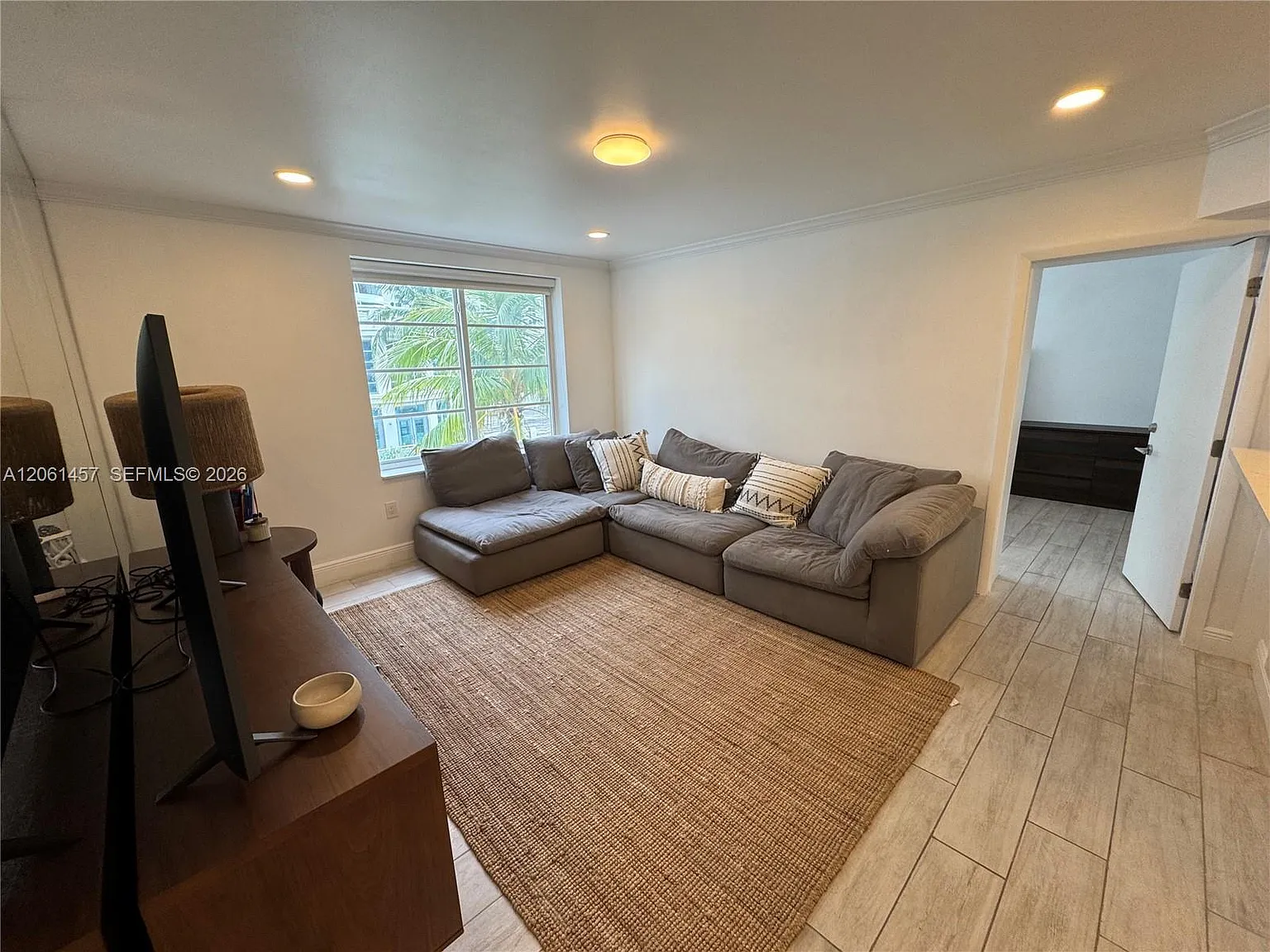The Drake Condo — Photo 2