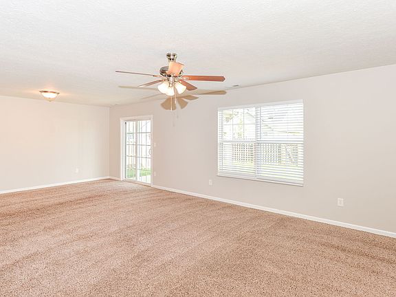 3rd image of 5654 Starla Ln