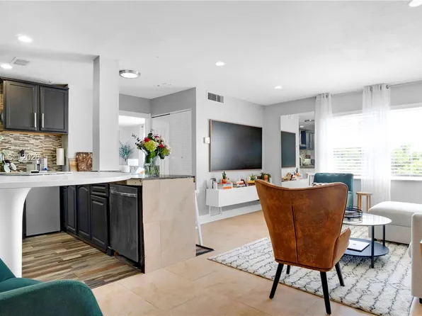 7925 Carlyle Ave APT 403, Miami Beach, FL 33141