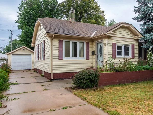 105 W 16th St, Grand Island, NE 68801