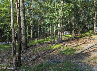 201 Shohola Pkwy N, Shohola, PA 18458