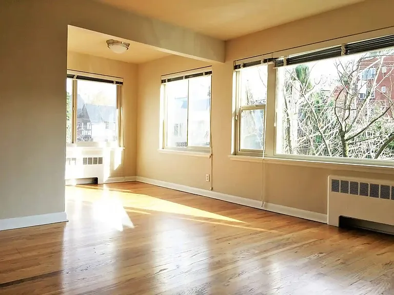 The Summit Apartments — Photo 5