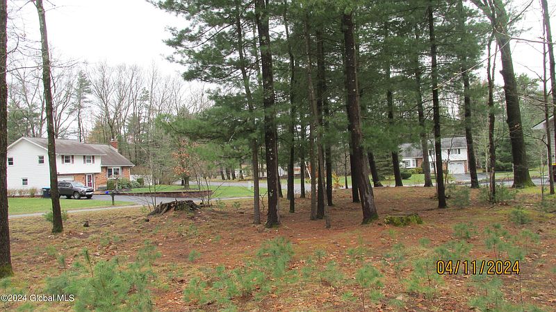 4th image of 146 Juniper Drive