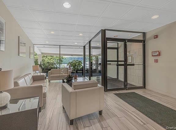 4th image of 1120 Warburton Avenue #1F