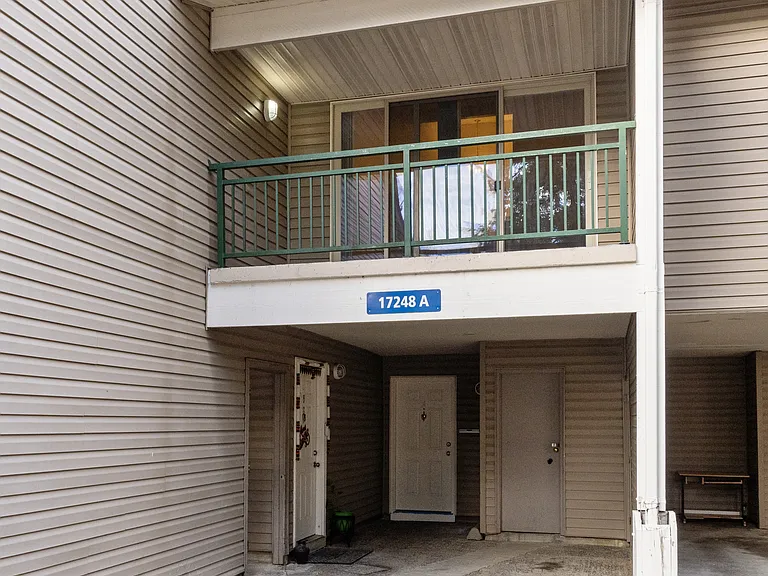 Lakeridge Apartments — Photo 19
