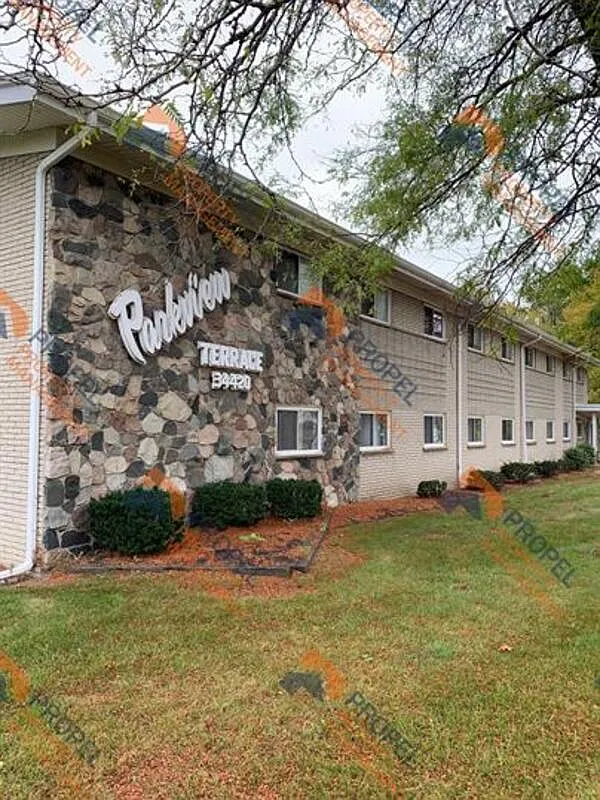 2 bed, 1.0 bath, 800 sqft, $849 — Photo 1