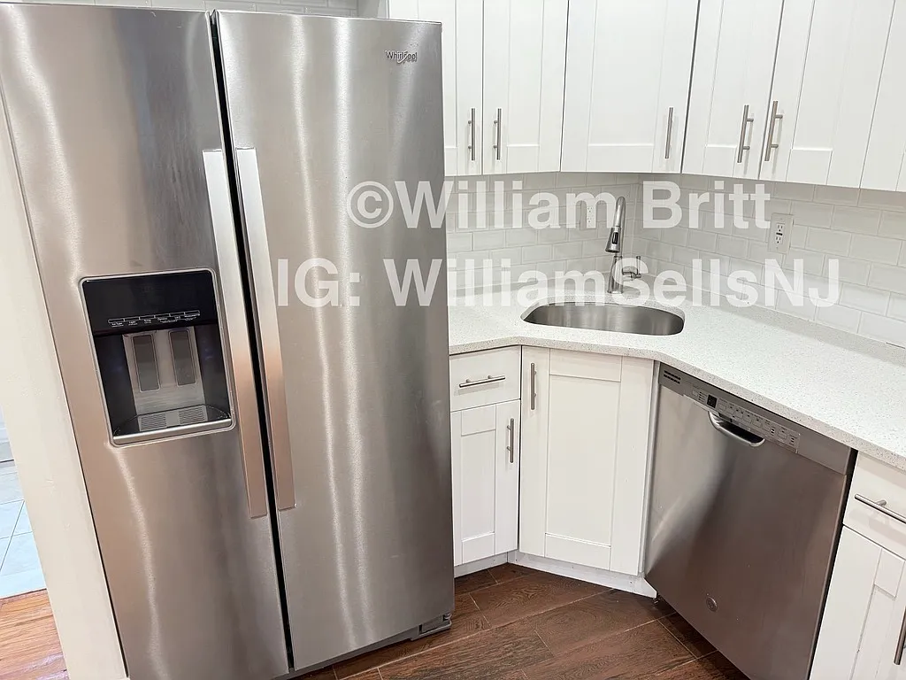 2 bed, $2,225 — Photo 2
