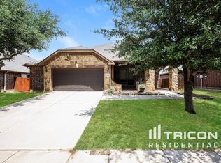1205 Ponderosa Dr, Aubrey, TX 76227