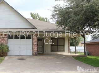 911 Terry Trl, Weatherford, TX 76086