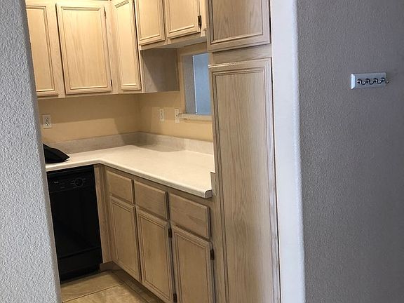3rd image of 5445 Mercantile St