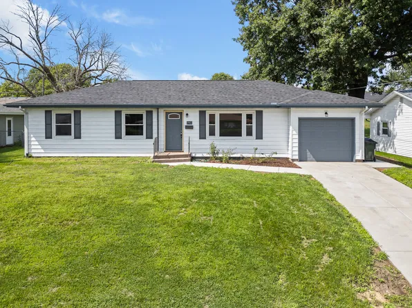 1902 W 38th St, Davenport, IA 52806
