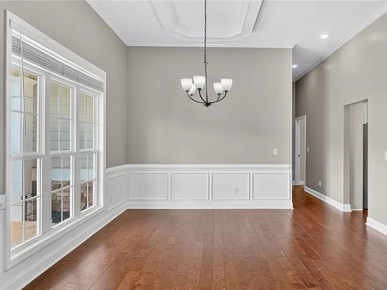 80 Whitley Ct — Photo 4