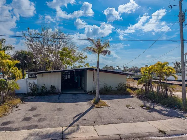 1217 Bay Shore Blvd, Indian Rocks Beach, FL 33785