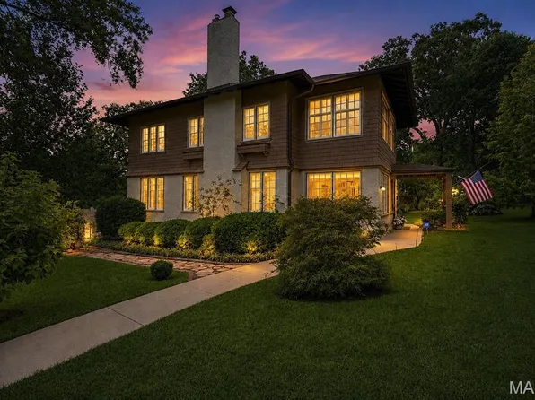 445 Algonquin Pl, Saint Louis, MO 63119