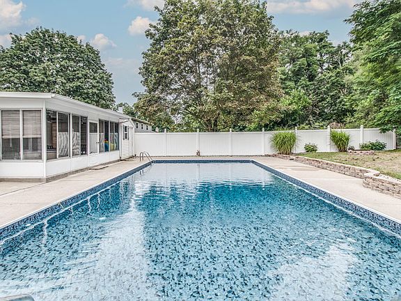 2nd image of 231 Beachfield Dr