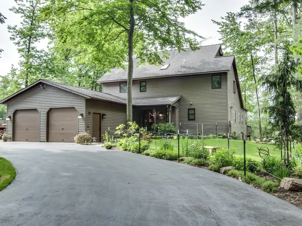 641 Peninsula Trl, Traverse City, MI 49696
