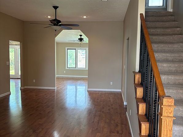 2838 Husker Ln