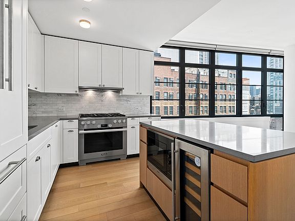 4th image of 50 W 30th St APT 16B