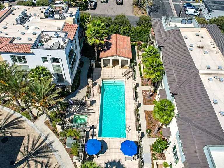 1207 Doheny Way — Photo 46