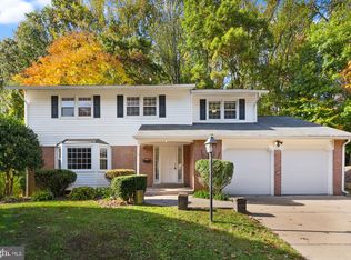 6124 Harmon Pl, Springfield, VA 22152