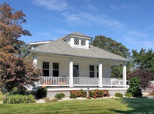 72 Smith St, Niantic, CT 06357