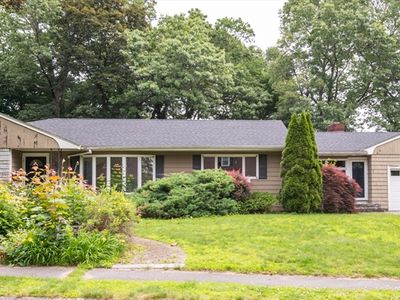 1 Hunting Ln, Lynnfield, MA, 01940