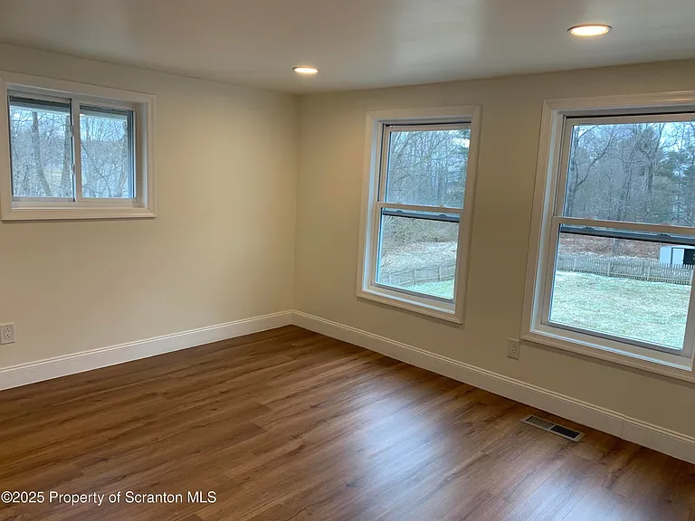 318 Simrell Rd — Photo 16