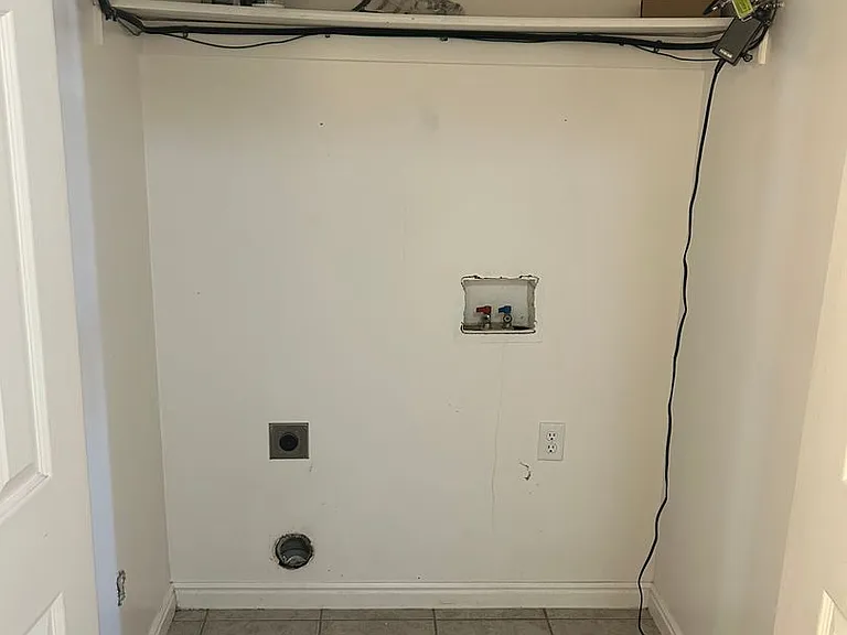 811 S Main St — Photo 4