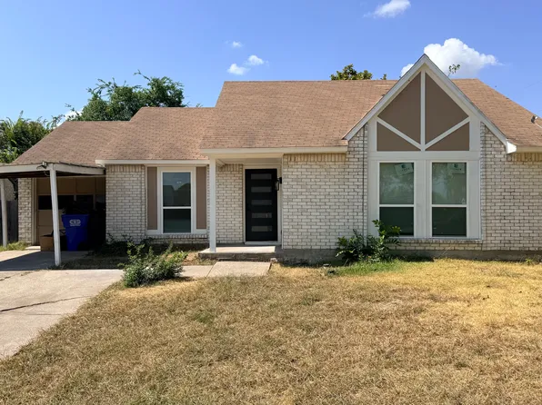 421 Carl C Senter St, Forney, TX 75126