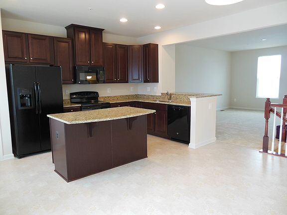 Kitchen Family Room_03152016