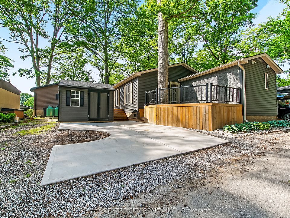 1st image of 22790 Amiens Rd #30