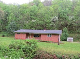 4493 Coon Creek Rd, Wooton, KY 41776