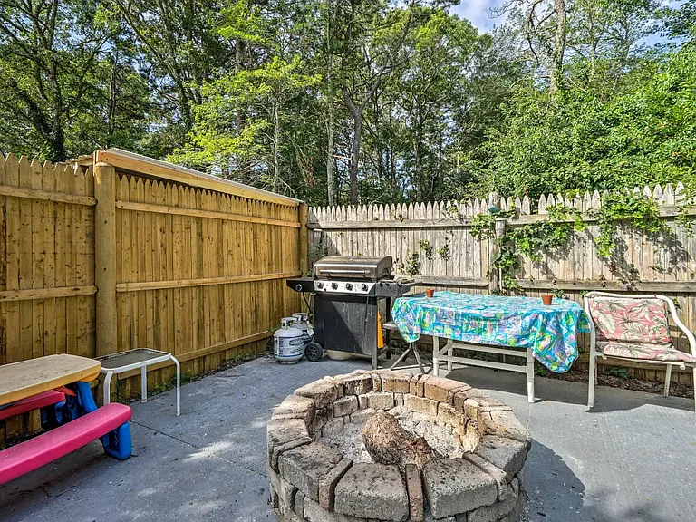 59 Tracy Ln — Photo 16