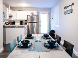 92 Wolcott Ave, Middletown, RI 02842