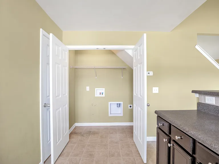 160 Collinwood Dr — Photo 12